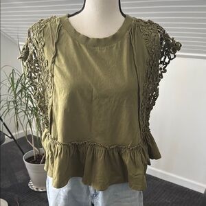 Chic Green Sleeveless Ruffled Crochet Blouse